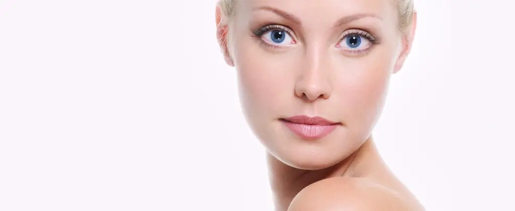 AELLAS PEELING – Für ein sichtbar verfeinertes Hautbild